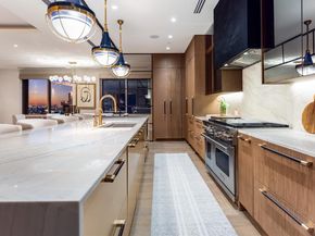 2300  WOLF Street  7D, Dallas Texas 75201