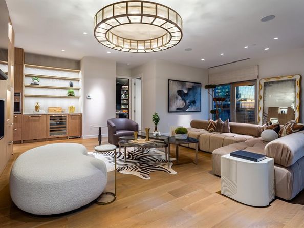 2300  WOLF Street  7D, Dallas Texas 75201