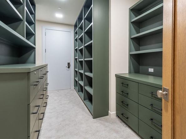 2300  WOLF Street  7D, Dallas Texas 75201