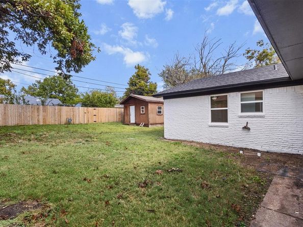 1231  Ravina  , Garland Texas 75041