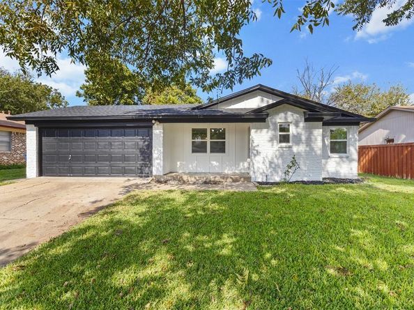 1231  Ravina  , Garland Texas 75041