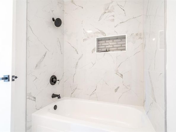 5000  Brandenburg Lane , The Colony Texas 75056