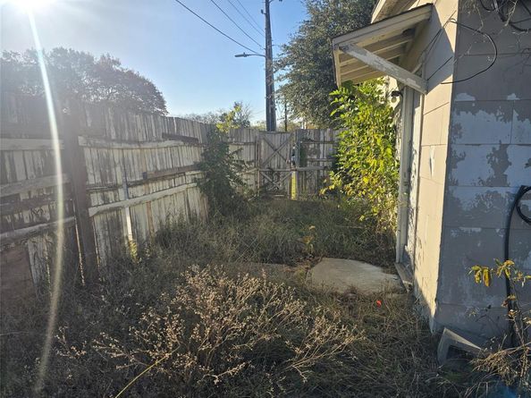 311  Southwood Drive , Garland Texas 75040