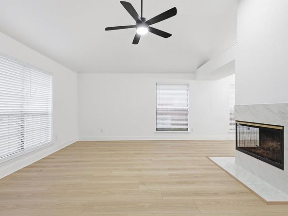 1534  Autumn Breeze Lane , Lewisville Texas 75077