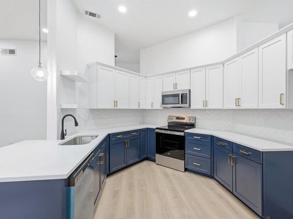 1534  Autumn Breeze Lane , Lewisville Texas 75077