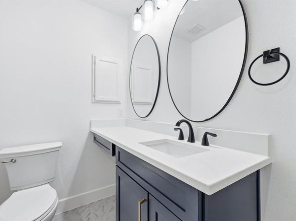 1534  Autumn Breeze Lane , Lewisville Texas 75077