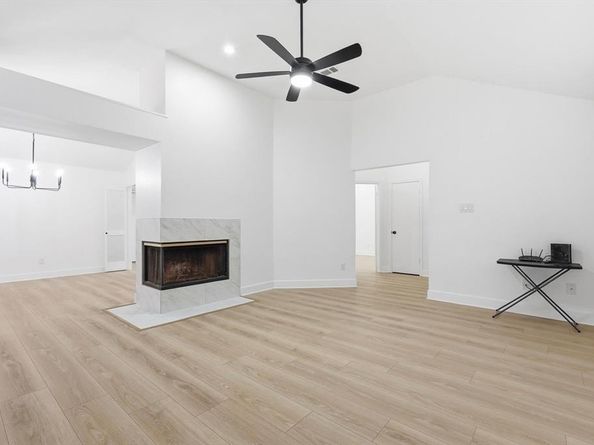 1534  Autumn Breeze Lane , Lewisville Texas 75077