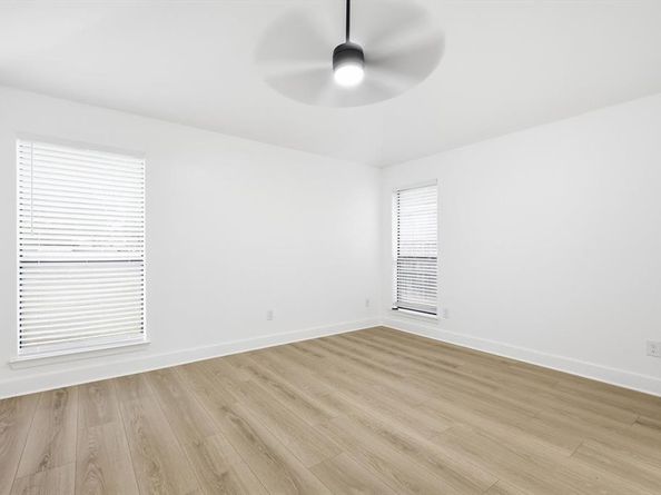 1534  Autumn Breeze Lane , Lewisville Texas 75077