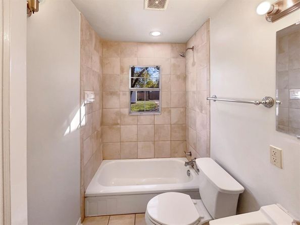 1718  Mountain Lake Road , Dallas Texas 75224