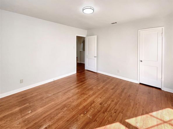 1718  Mountain Lake Road , Dallas Texas 75224