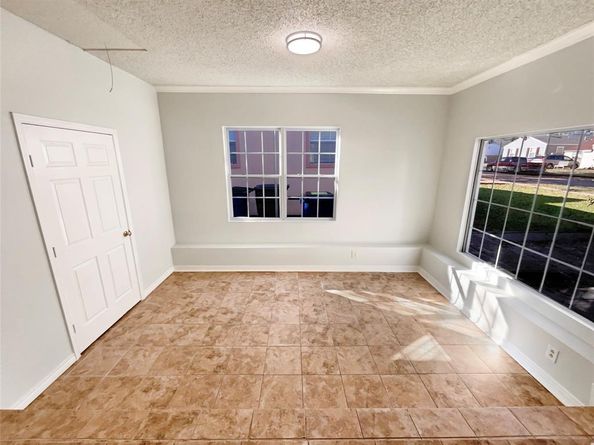 1718  Mountain Lake Road , Dallas Texas 75224