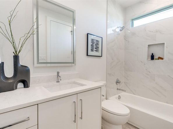 3940  Spring Valley Road  3, Farmers Branch Texas 75001