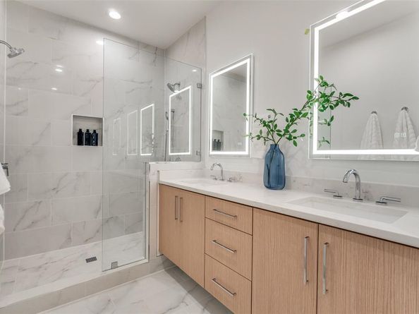 3940  Spring Valley Road  3, Farmers Branch Texas 75001