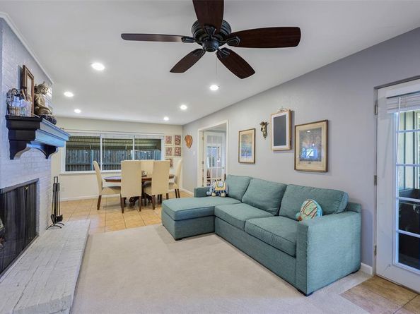 9835  Estate Lane , Dallas Texas 75238