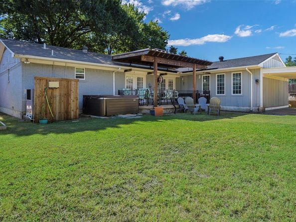 9835  Estate Lane , Dallas Texas 75238