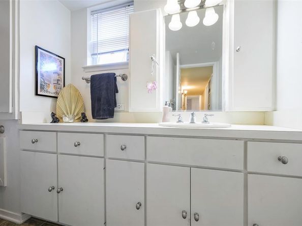 9835  Estate Lane , Dallas Texas 75238