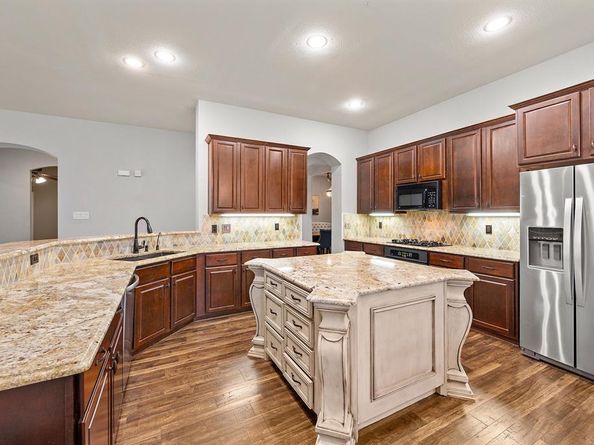 1808  Lakes Edge Boulevard , Mansfield Texas 76063