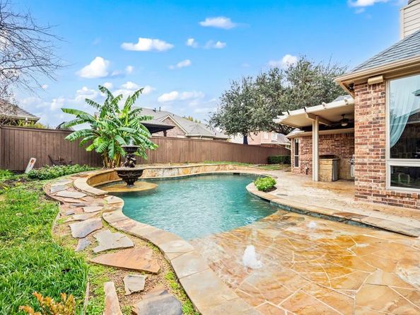 1808  Lakes Edge Boulevard , Mansfield Texas 76063
