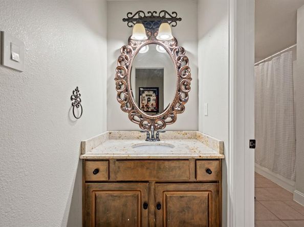 1808  Lakes Edge Boulevard , Mansfield Texas 76063