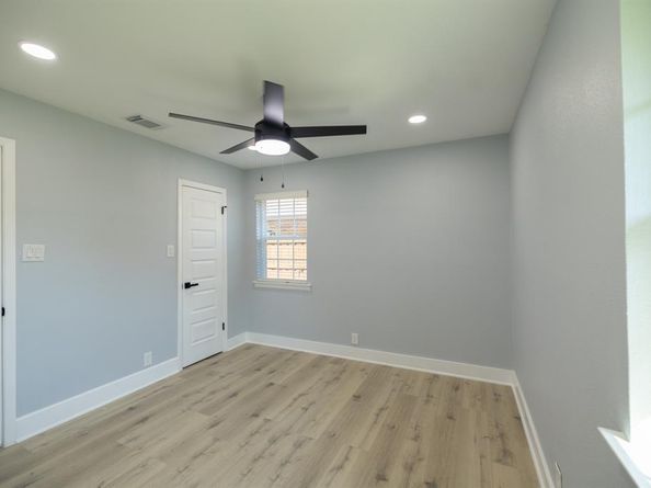 524  Ridgecrest Drive , Lewisville Texas 75067