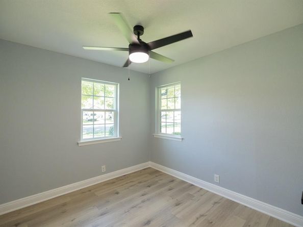 524  Ridgecrest Drive , Lewisville Texas 75067