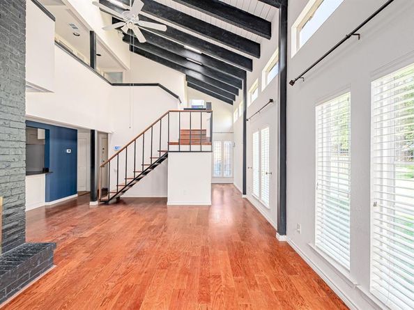 3175  Golden Oak  , Farmers Branch Texas 75234