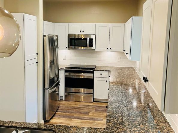 4122  Avondale Avenue  204, Dallas Texas 75219