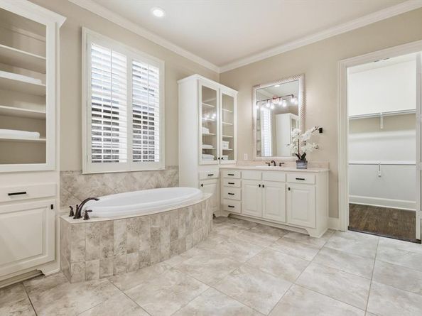 2212  Gatsby Way , Carrollton Texas 75010