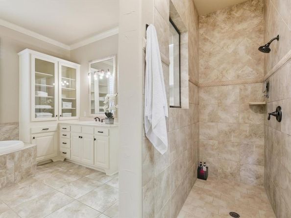 2212  Gatsby Way , Carrollton Texas 75010