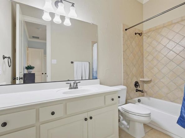 2212  Gatsby Way , Carrollton Texas 75010