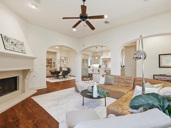 2212  Gatsby Way , Carrollton Texas 75010
