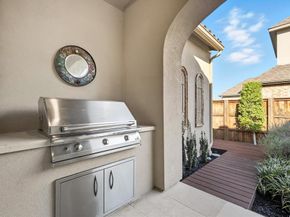 2212  Gatsby Way , Carrollton Texas 75010