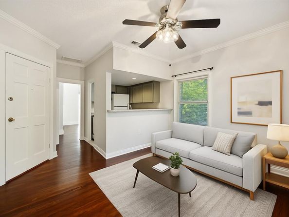 210 S Rosemont Avenue , Dallas Texas 75208