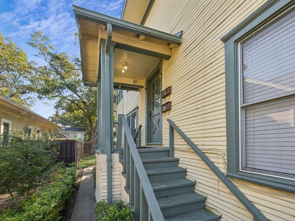 210 S Rosemont Avenue , Dallas Texas 75208