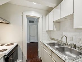 210 S Rosemont Avenue , Dallas Texas 75208