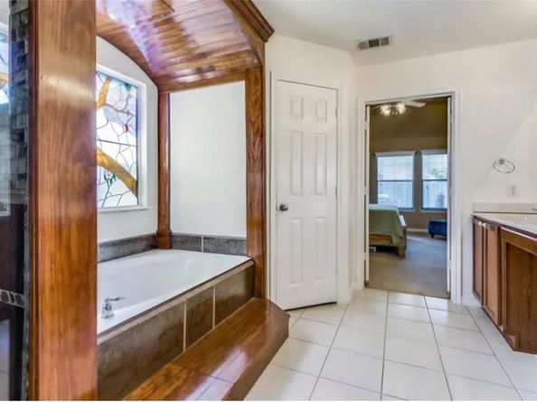 2715  Columbus  , Grand Prairie Texas 75054