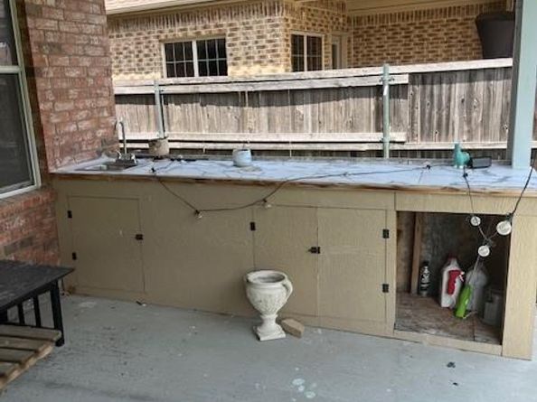 2715  Columbus  , Grand Prairie Texas 75054