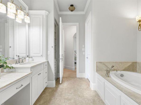 5016  Manchester Road , Highland Village Texas 75077