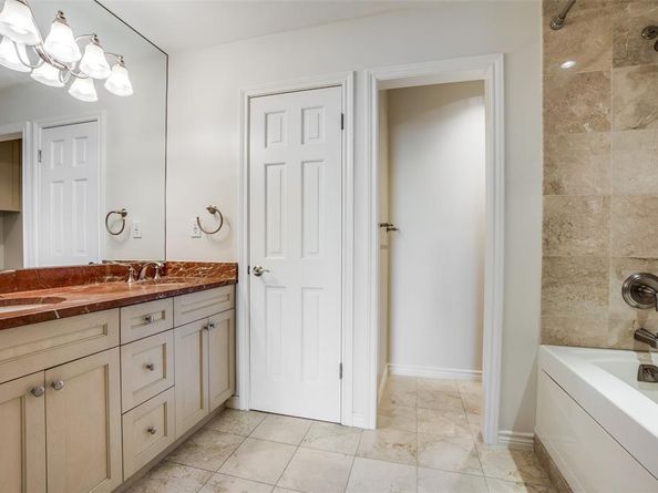 5909  Luther Lane  1106, Dallas Texas 75225