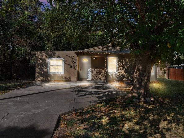 1240  Hodgson Street , Fort Worth Texas 76115