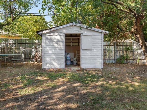 1240  Hodgson Street , Fort Worth Texas 76115