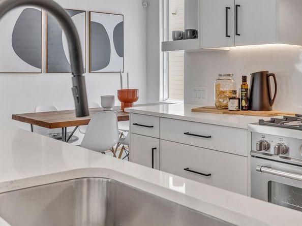 3612  San Jacinto   107, Dallas Texas 75204