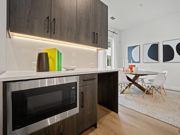 3612  San Jacinto   107, Dallas Texas 75204