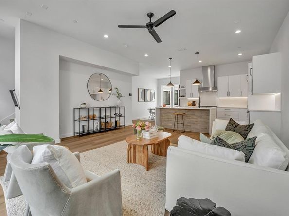 3612  San Jacinto   107, Dallas Texas 75204