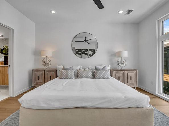 3612  San Jacinto   107, Dallas Texas 75204