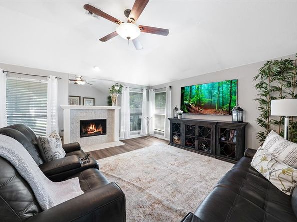 106  Stanbury Street , Mansfield Texas 76063