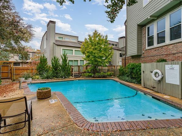 6808  Eastridge Drive  12 B3, Dallas Texas 75231