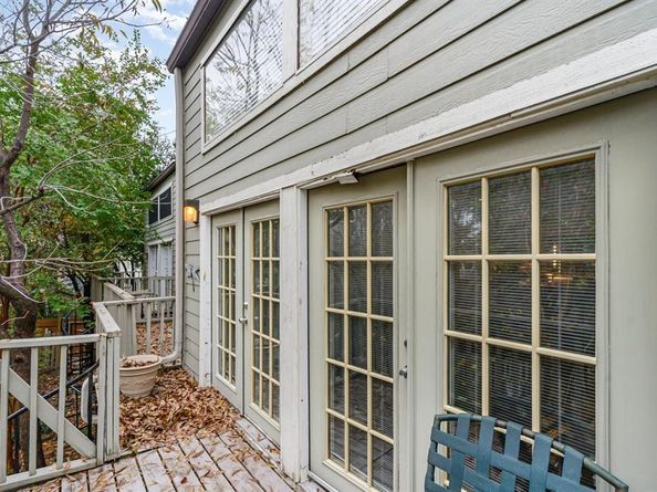 6808  Eastridge Drive  12 B3, Dallas Texas 75231