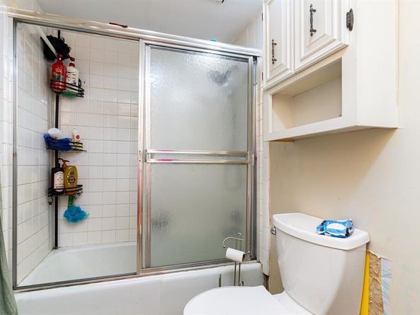 6808  Eastridge Drive  12 B3, Dallas Texas 75231