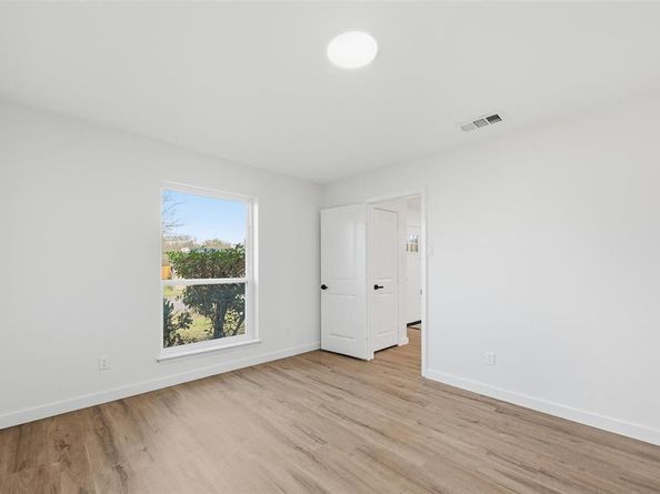 9666  Limestone Drive , Dallas Texas 75217